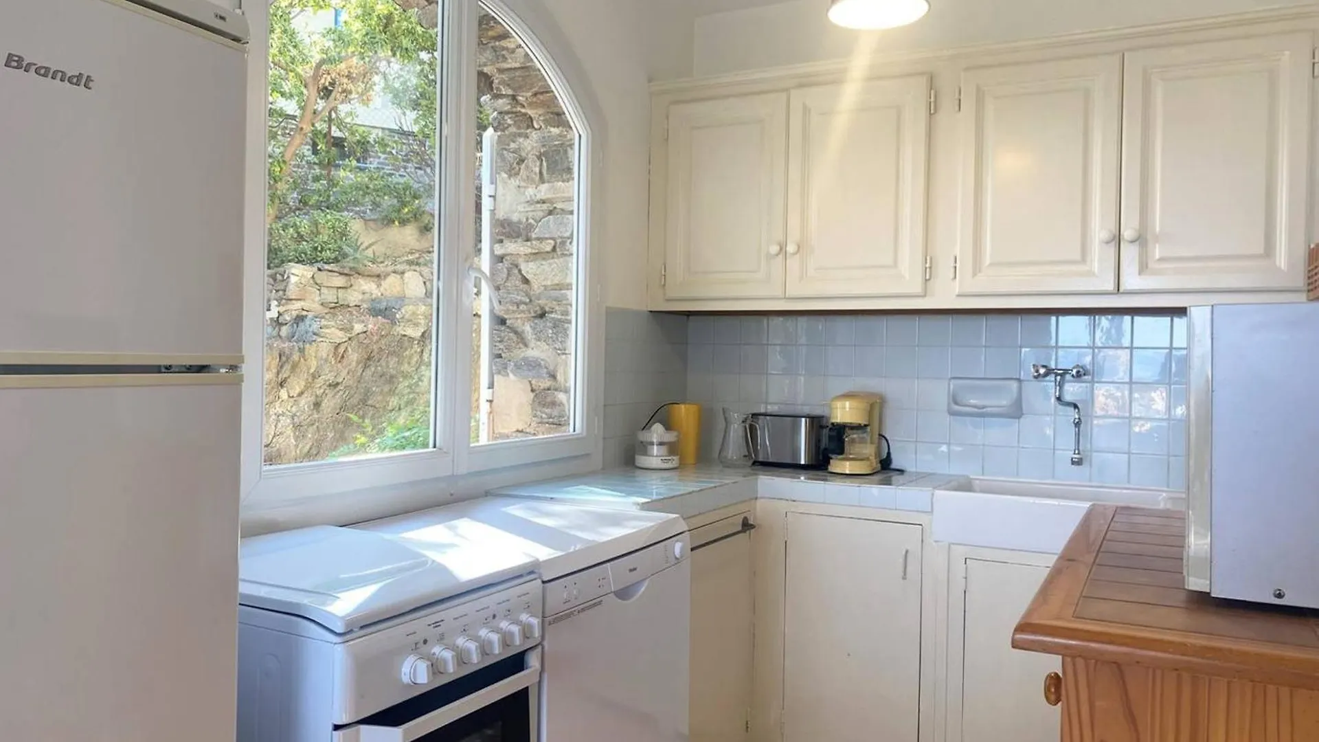Appart. Moderne Au Calme - Bormes-Les-Mimosas - Wifi, Airconditioning, Parking - Fr-1-251-461 Apartment