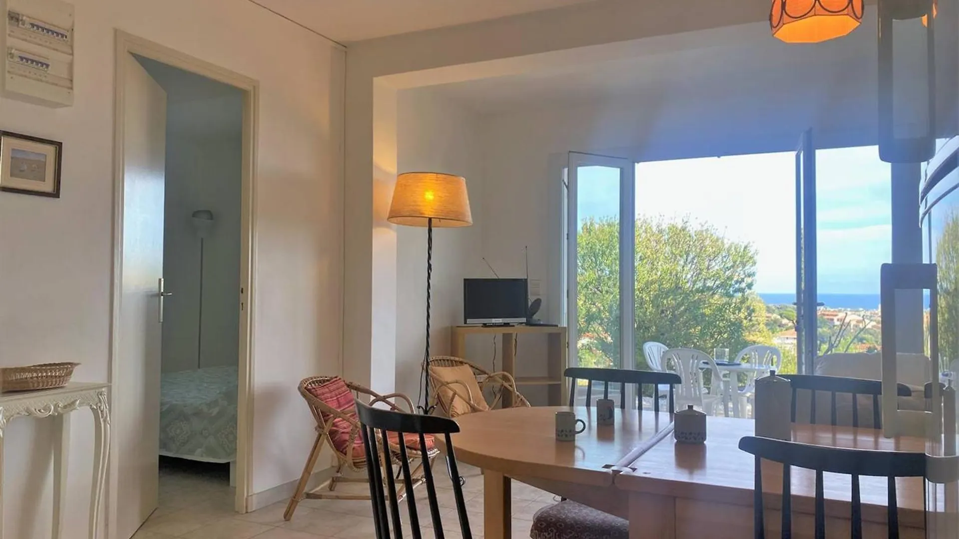 Appart. Moderne Au Calme - Bormes-Les-Mimosas - Wifi, Airconditioning, Parking - Fr-1-251-461 0*,  Frankreich