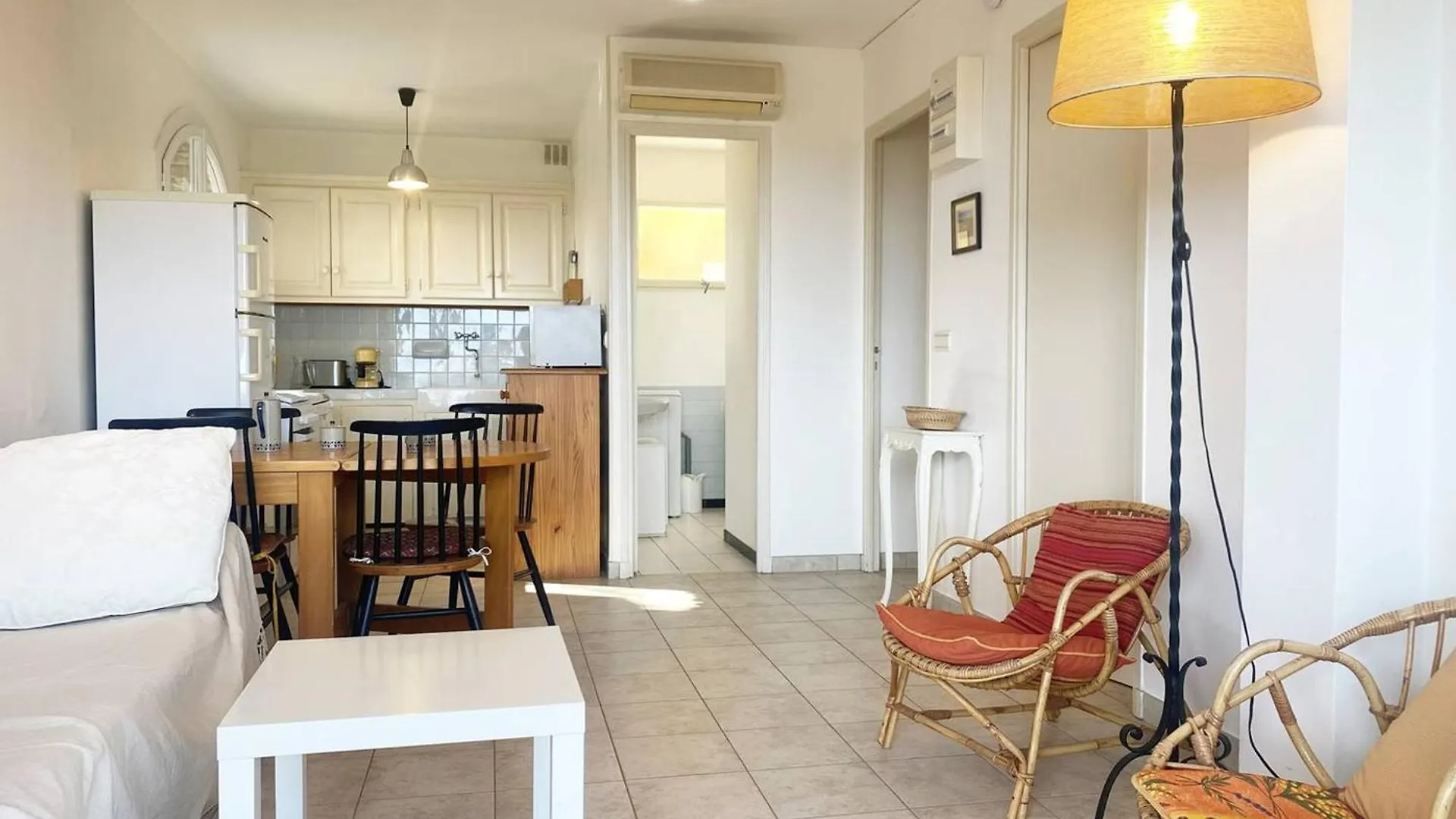 Appart. Moderne Au Calme - Bormes-Les-Mimosas - Wifi, Airconditioning, Parking - Fr-1-251-461 Apartment